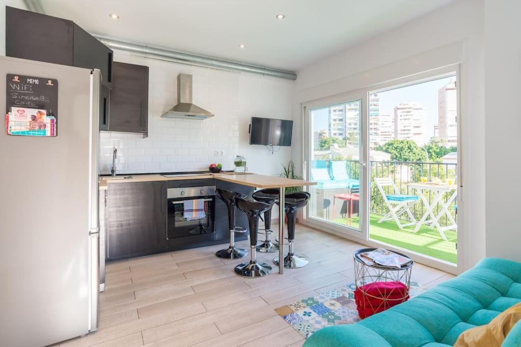 Sea View W/ 2 Rooms, Beach: 1 Minute Apartamento Torremolinos