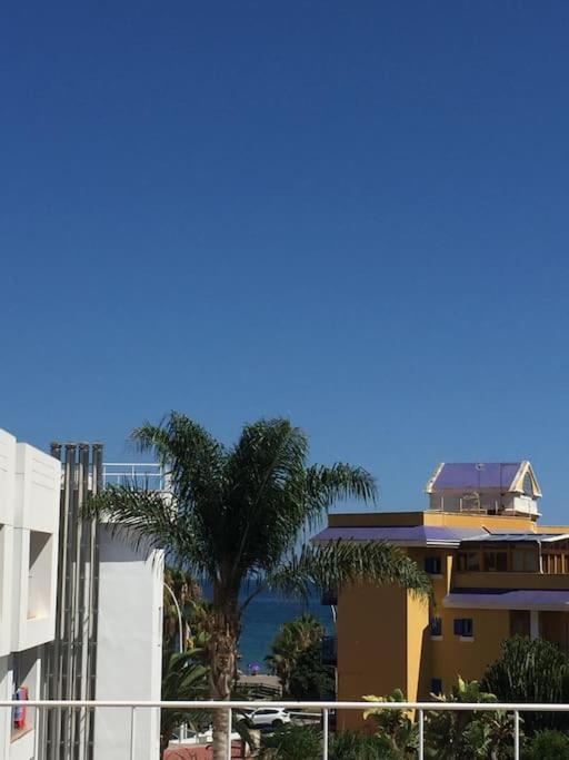 Sea View W/ 2 Rooms, Beach: 1 Minute Apartamento
