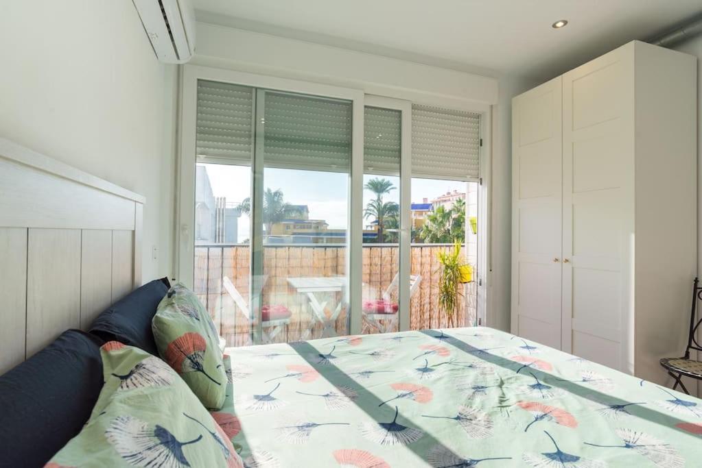 Sea View W/ 2 Rooms, Beach: 1 Minute