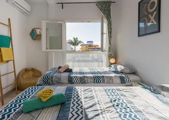 Sea View Apartment W/ 2 Rooms, Beach: 1 Minute