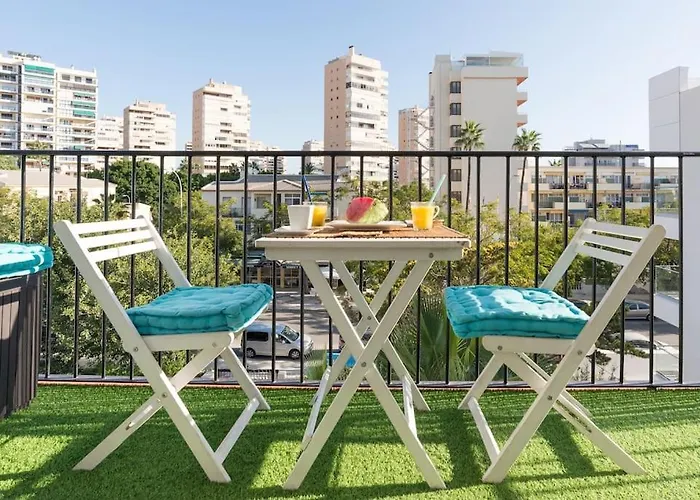 Sea View Apartment W/ 2 Rooms, Beach: 1 Minute
