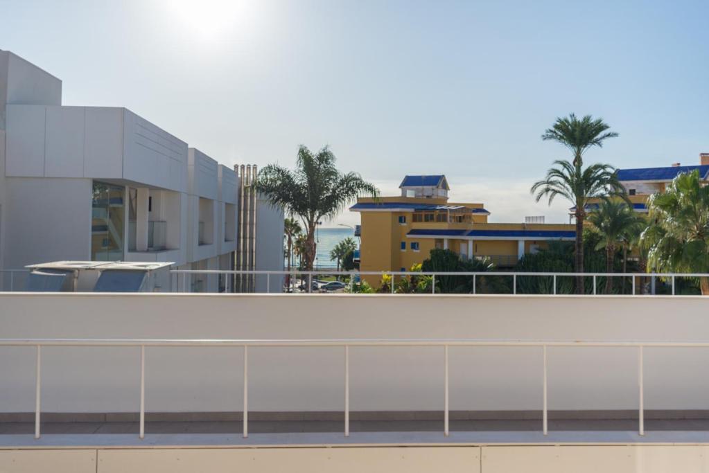 Sea View W/ 2 Rooms, Beach: 1 Minute *